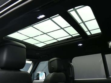 Land Rover Defender 110 D250 — photo 8