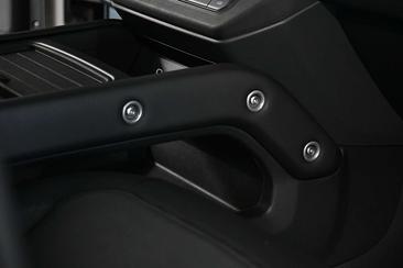 Land Rover Defender 110 P400e — photo 20