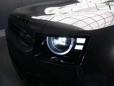Land Rover Defender 110 D250 — photo 11