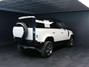 Land Rover Defender 110 D250 — photo 2