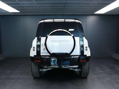 Land Rover Defender 110 D250