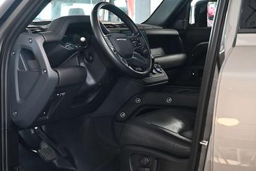 Land Rover Defender 110 P400e — photo 25
