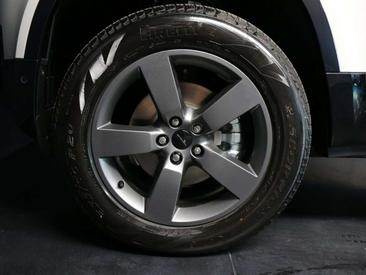 Land Rover Defender 110 D250 — photo 4