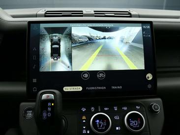 Land Rover Defender 110 D250 — photo 14