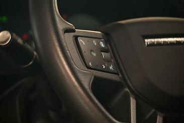 Land Rover Defender 110 P400e — photo 28