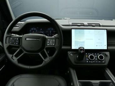 Land Rover Defender 110 D250 — photo 9
