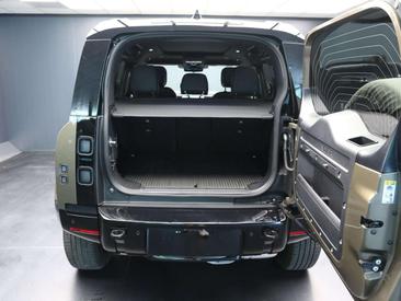 Land Rover Defender 110 D250 — photo 8