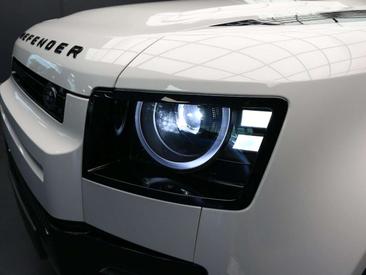 Land Rover Defender 110 D250 — photo 12