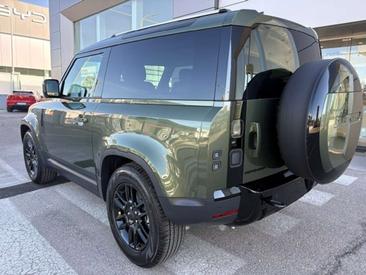 Land Rover Defender 90 D250 — photo 13