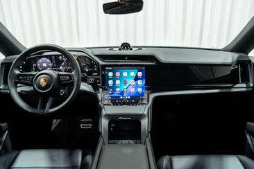 Porsche Cayenne Electric — photo 7