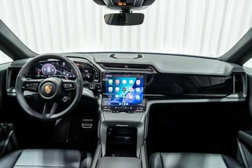 Porsche Cayenne Electric — photo 9