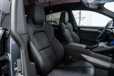 Porsche Cayenne Electric — photo 9