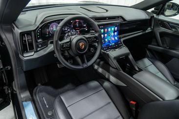 Porsche Cayenne Electric — photo 10