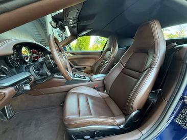 Porsche 911 Cabriolet Carrera 4 — photo 4