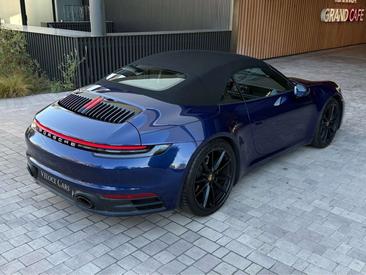 Porsche 911 Cabriolet Carrera 4 — photo 10