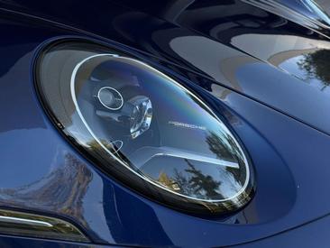 Porsche 911 Cabriolet Carrera 4 — photo 12