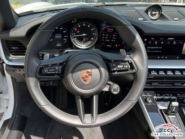 Porsche 911 Cabriolet Carrera 4S — photo 26