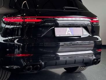 Porsche Cayenne III — photo 19