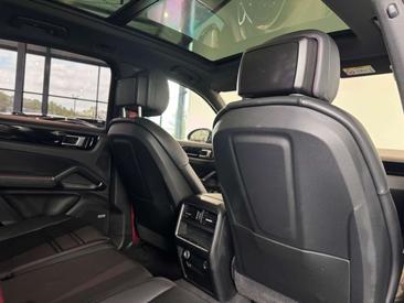 Porsche Cayenne III — photo 29