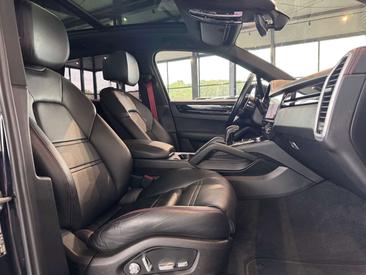 Porsche Cayenne III — photo 32