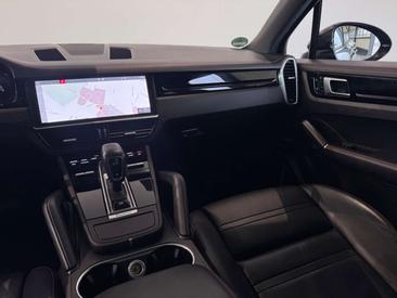 Porsche Cayenne III — photo 37