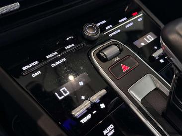 Porsche Cayenne III — photo 49