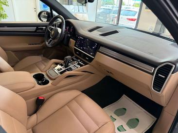 Porsche Cayenne III — photo 24