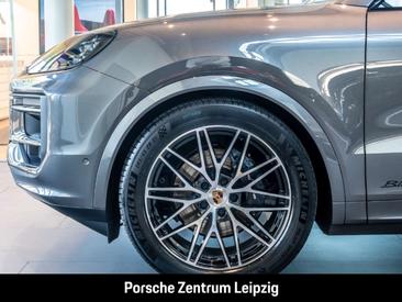 Porsche Cayenne III — photo 7