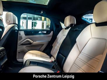 Porsche Cayenne III — photo 18
