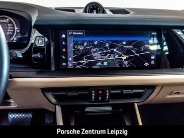 Porsche Cayenne III — photo 25
