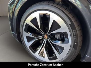 Porsche Cayenne Electric — photo 10