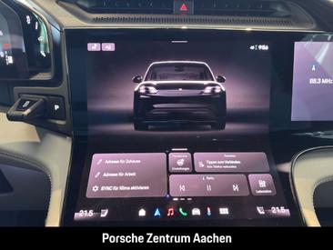 Porsche Cayenne Electric — photo 17