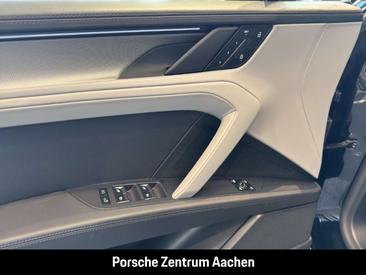 Porsche Cayenne Electric — photo 19
