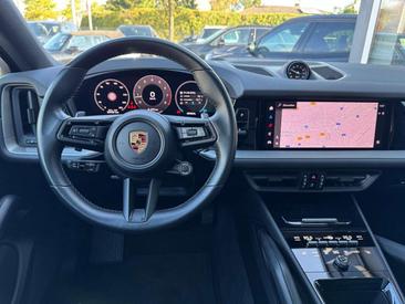 Porsche Cayenne III — photo 13