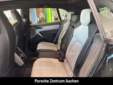 Porsche Cayenne Electric — photo 23