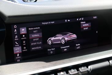 Porsche 911 Cabriolet Carrera 4S — photo 31