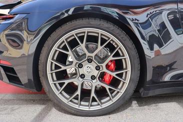 Porsche 911 Cabriolet Carrera 4S — photo 34