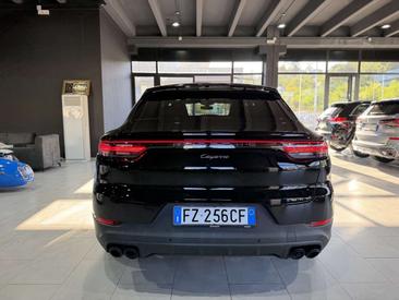 Porsche Cayenne III — photo 3
