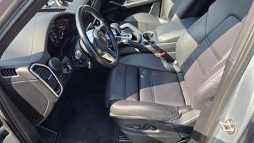 Porsche Cayenne III — photo 20