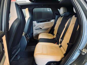 Porsche Cayenne III — photo 4