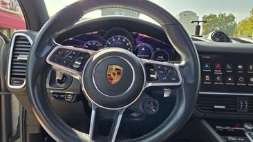 Porsche Cayenne III — photo 23