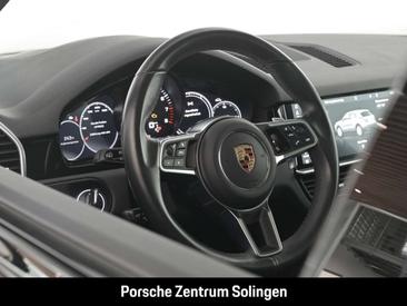 Porsche Cayenne III — photo 15