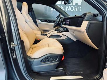 Porsche Cayenne III — photo 12