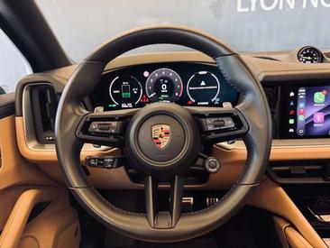 Porsche Cayenne III — photo 18