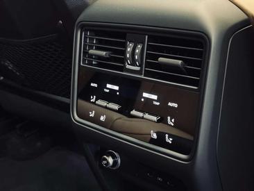 Porsche Cayenne III — photo 20