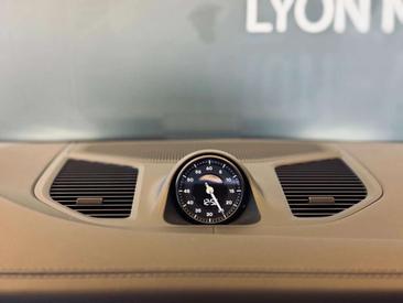 Porsche Cayenne III — photo 23