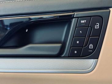 Porsche Cayenne III — photo 30