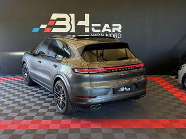 Porsche Cayenne III — photo 31