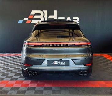 Porsche Cayenne III — photo 44