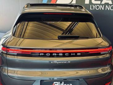 Porsche Cayenne III — photo 45